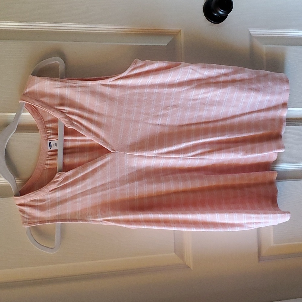 Old Navy women's notch neck tank top.  Peach and white stripes.  Size medium.